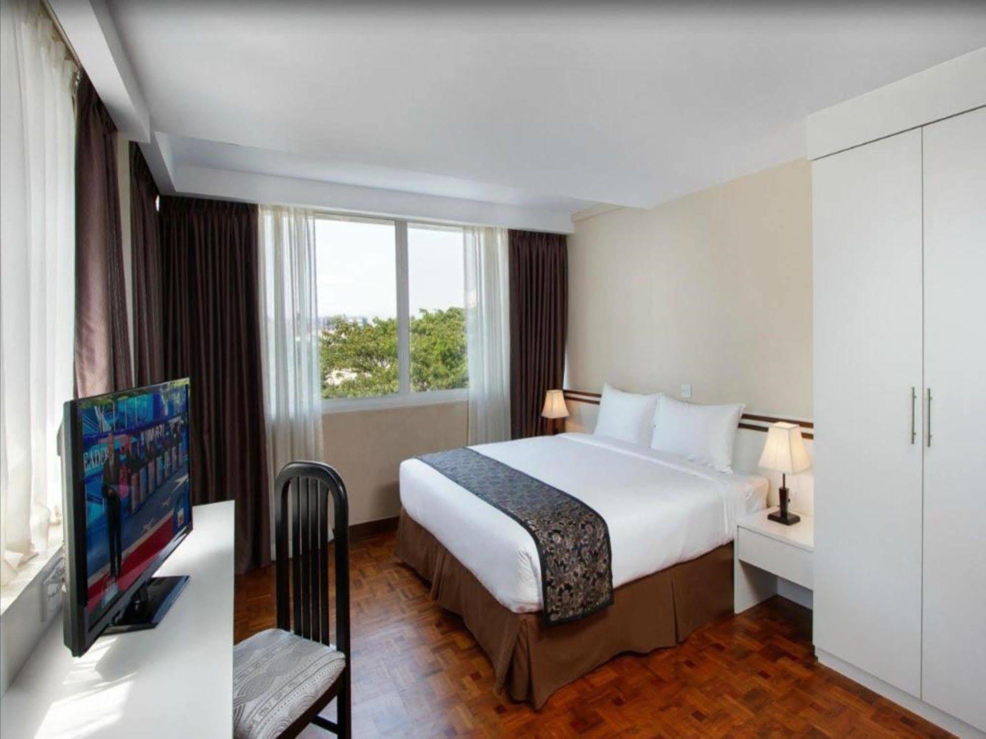Hotel Esta Yangon Exterior photo